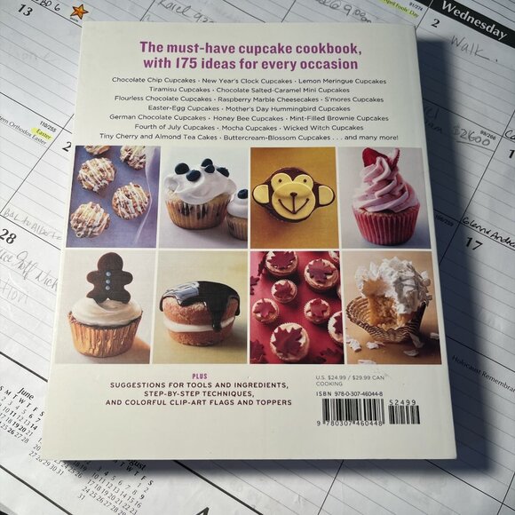 BOOK Martha Stewart's Cupcakes Cookbook 175 Treats 352 Pages Illustrated - Picture 4 of 8